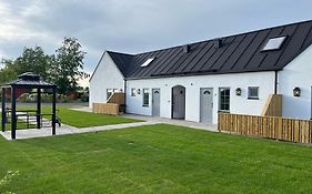 Maelarhusen Semesterby Oesterlen - Stugor & Gardssviter